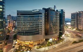 โรงแรมริเวียร่า